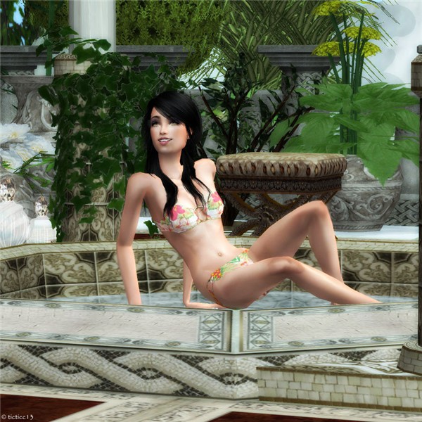 Sandee by the gardens