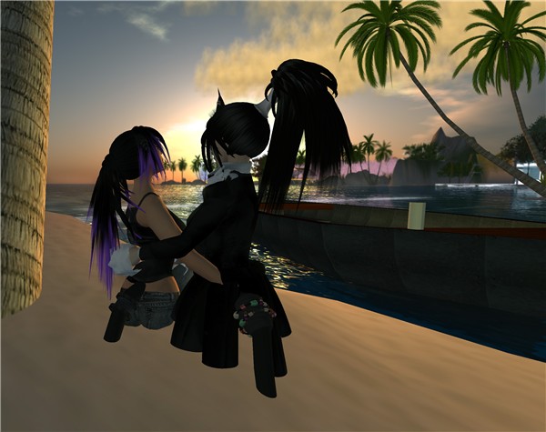 Ellie and Komm at the beach
