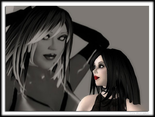 Linda-selfdouble