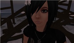Anna is gorgeous! And related to me! lol