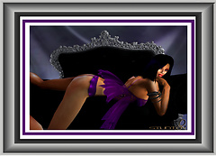Lexi Framed