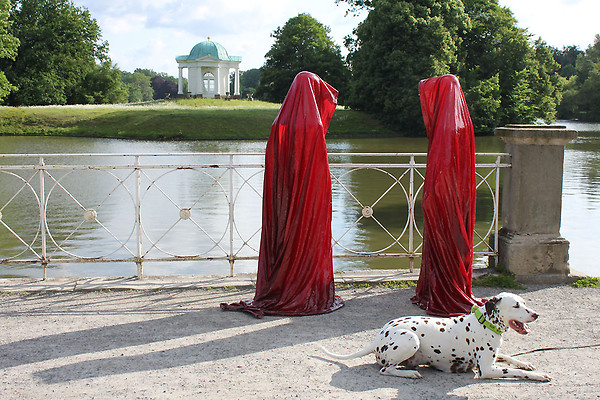 contemporary-art-show-documenta-show-time-guards-manfred-kielnhofer